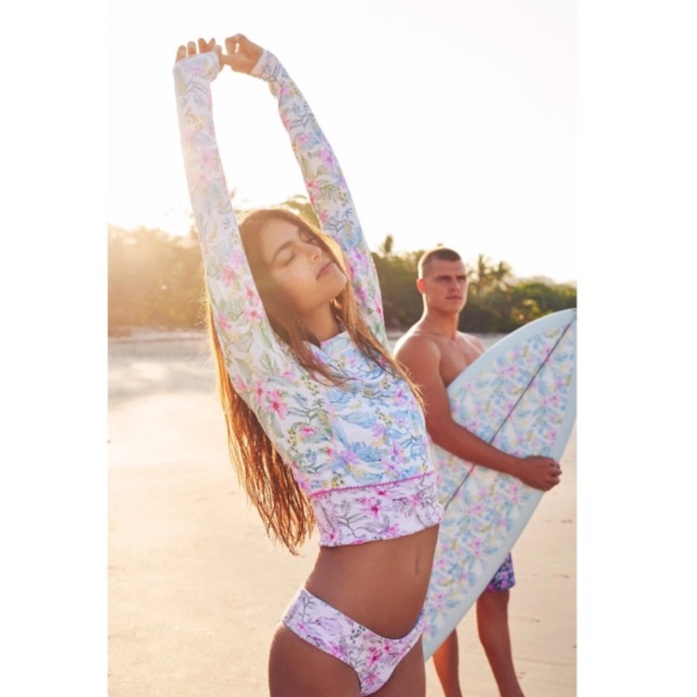 LoveShackFancy X HURLEY - HAWAIIAN HIBISCUS PATCHWORK LONG SLEEVE CROP RASHGUARD